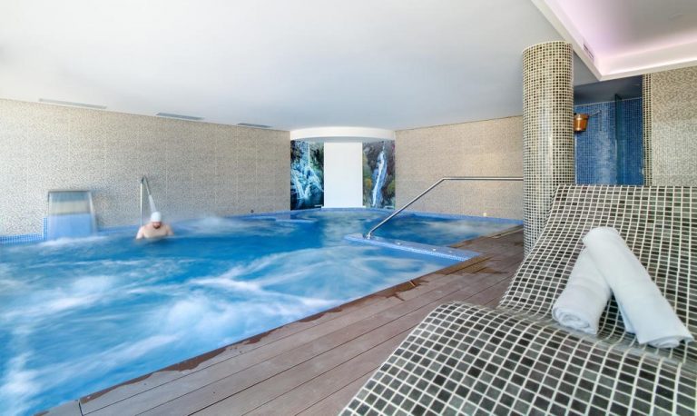 lujoso hotel con spa en Lugo